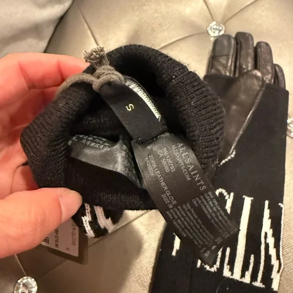 Sold
AllSaints Black and White Knit Leather Gloves - Picture 3 of 5